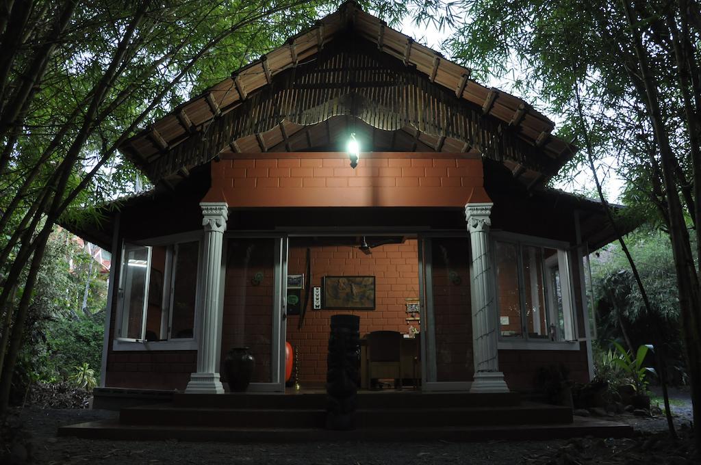 Sunbird Garden Resort Krishnagiri Quarto foto
